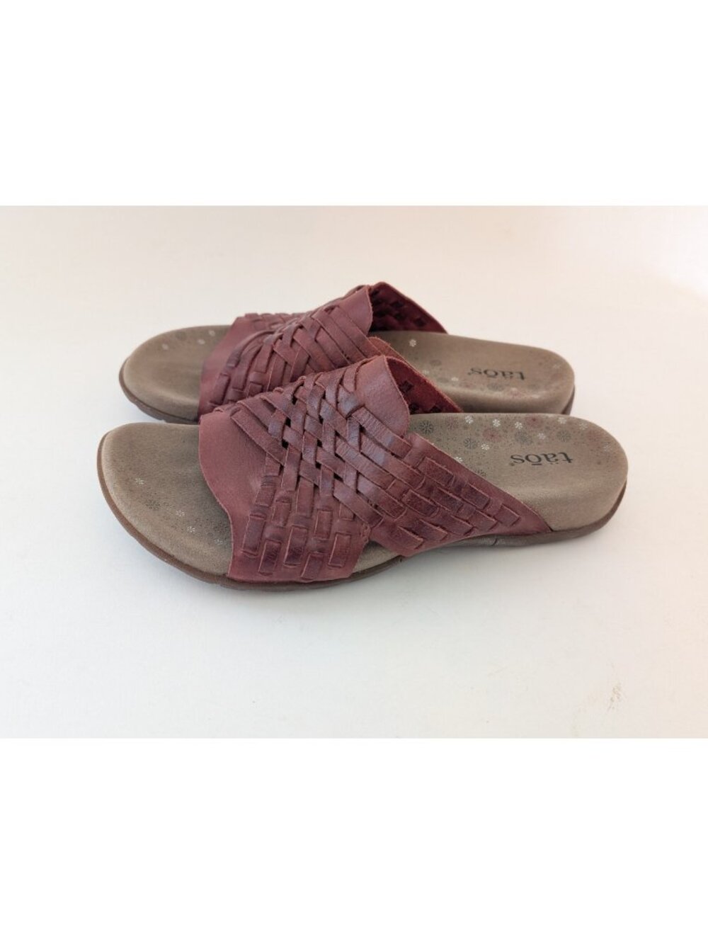 Woman's Guru Slip Ons Red Leather Women's Size 7 Sandals Comfort